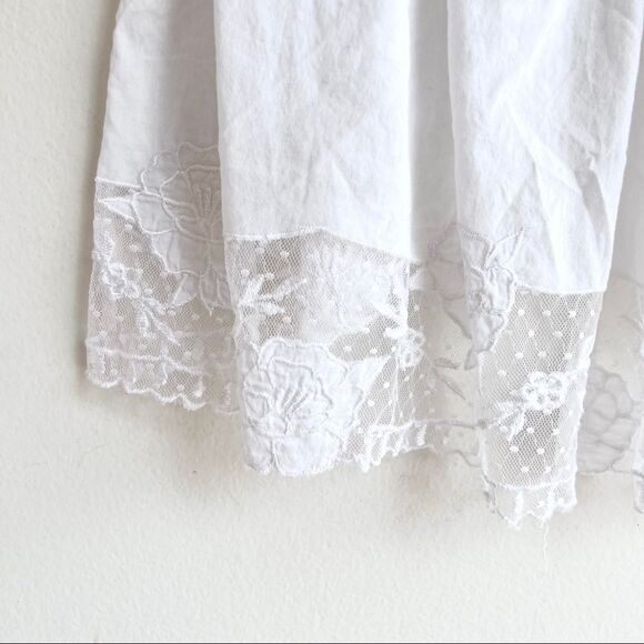 Elegant White Lace Trim Top - Picture 2 of 8